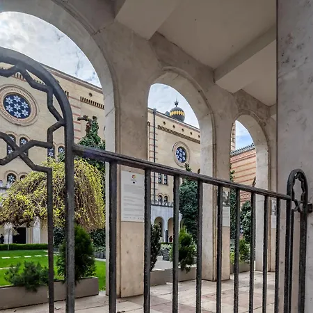 Ultra - Quiet Oasis By The Synagogue Apartmán *