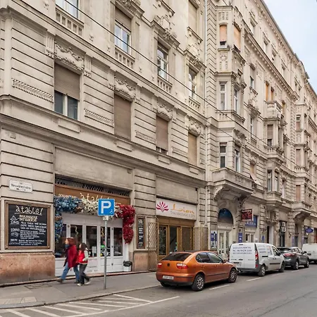 Ultra - Quiet Sleep - Large Budapest