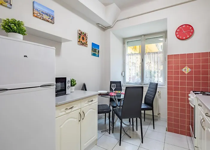 Ultra - Quiet Sleep - Large Apartment Budapest